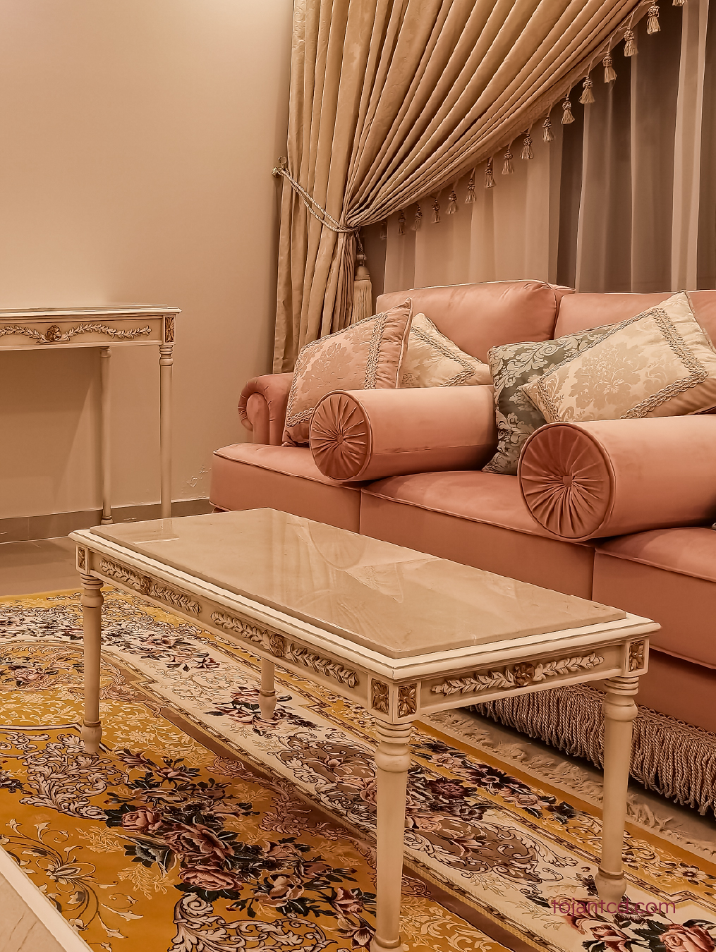Majlis Interior Design: Blending Heritage and Modern Woodwork